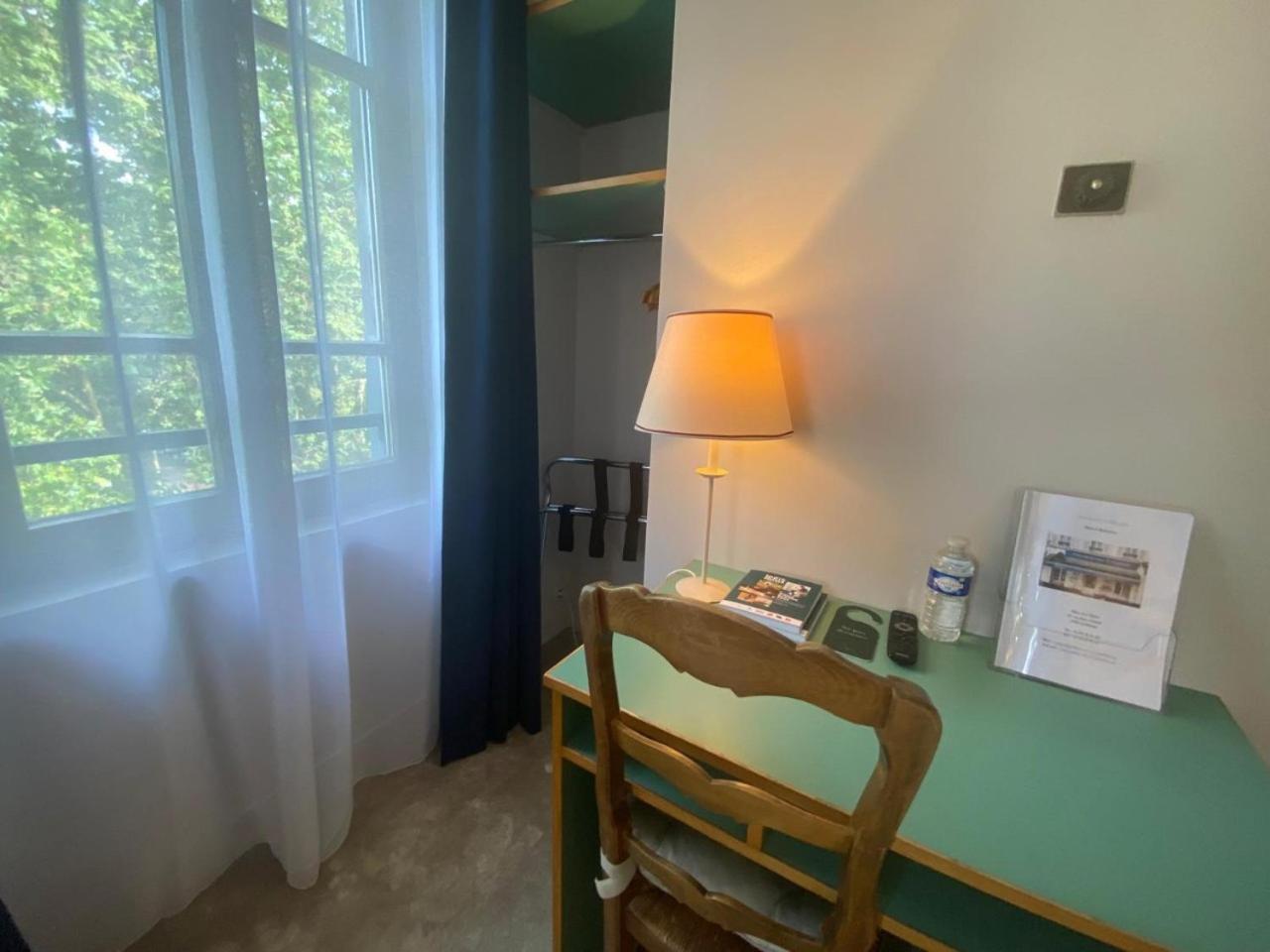 Hotel Paris Vesinet- Logis Hotel Restaurant Le Vésinet エクステリア 写真