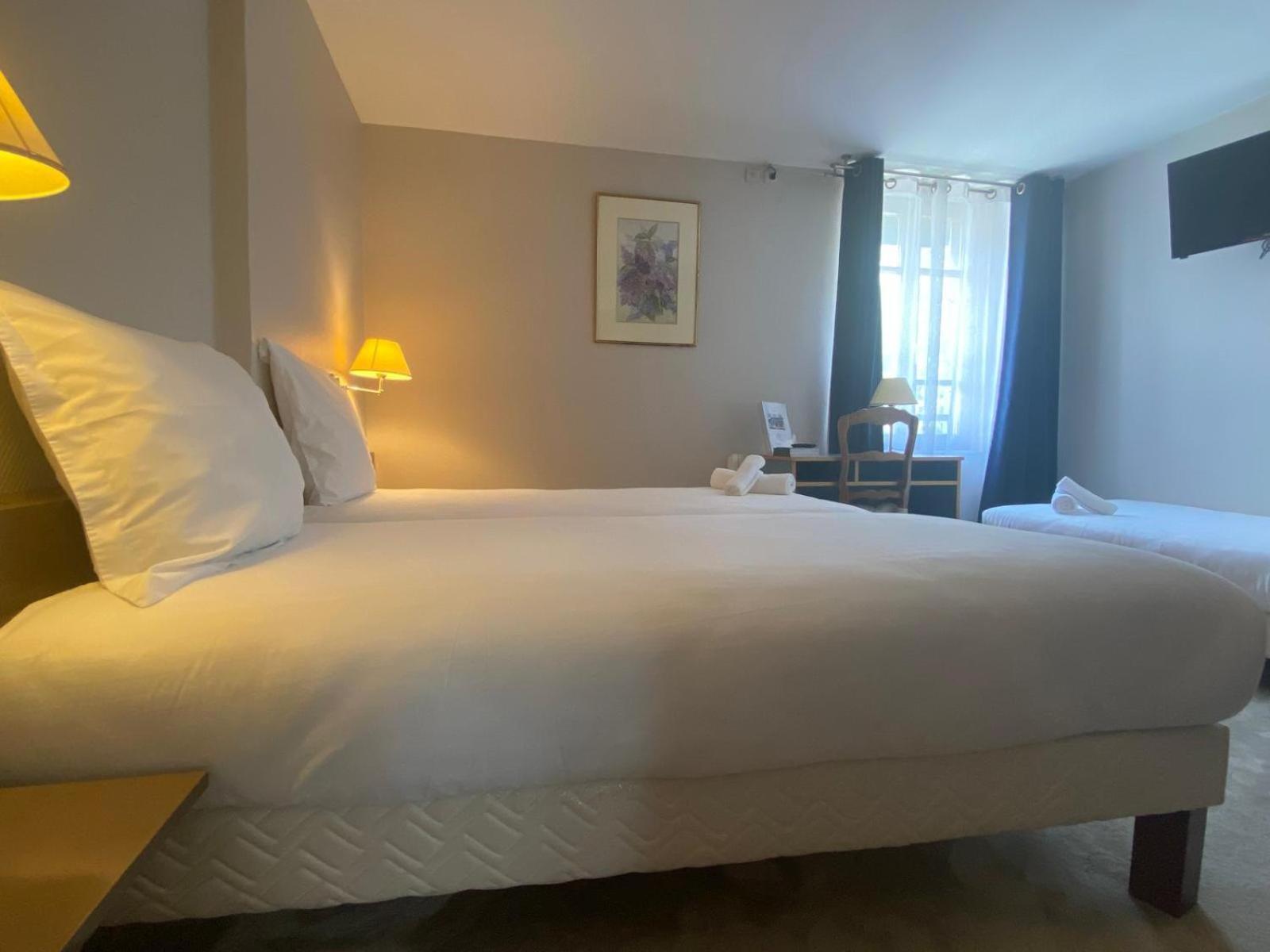 Hotel Paris Vesinet- Logis Hotel Restaurant Le Vésinet エクステリア 写真