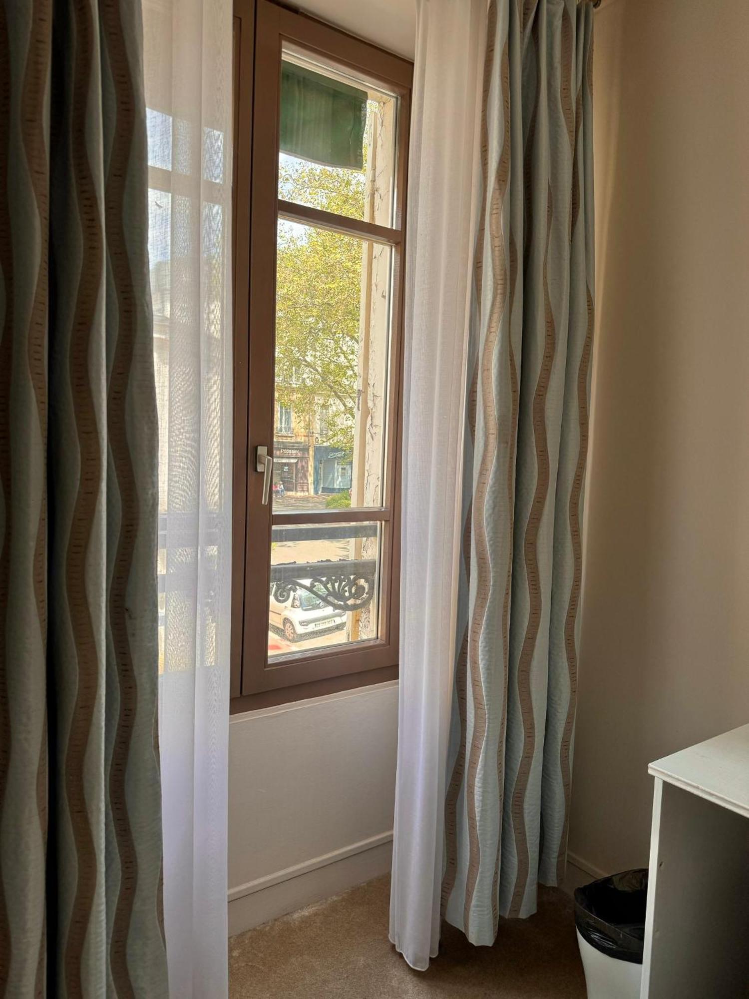Hotel Paris Vesinet- Logis Hotel Restaurant Le Vésinet エクステリア 写真