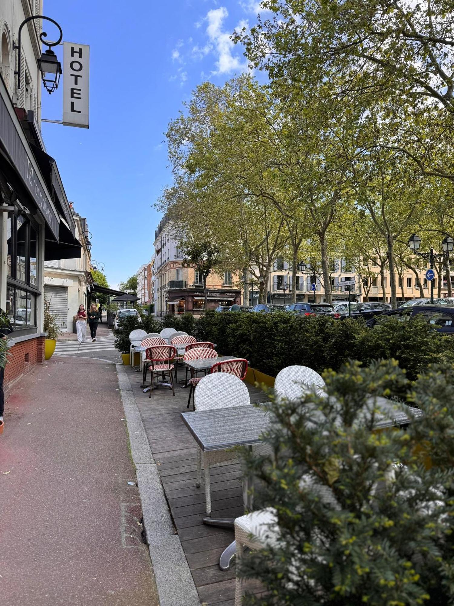 Hotel Paris Vesinet- Logis Hotel Restaurant Le Vésinet エクステリア 写真